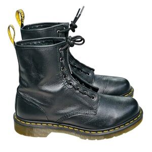 Dr. Martens Black Smooth Leather 8 Eye Lace-Up Boots Women’s 10 US Like New